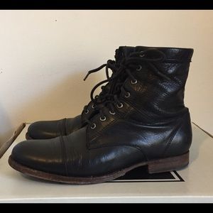 FRYE ERIN WORKBOOTS 2 (size 6.5, Black)